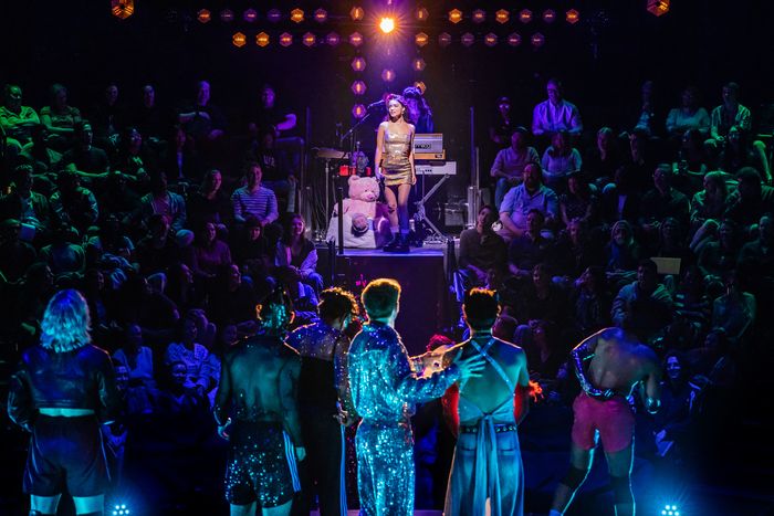 Photos: Kit Connor and Rachel Zegler in ROMEO + JULIET on Broadway — photo 3 of 14