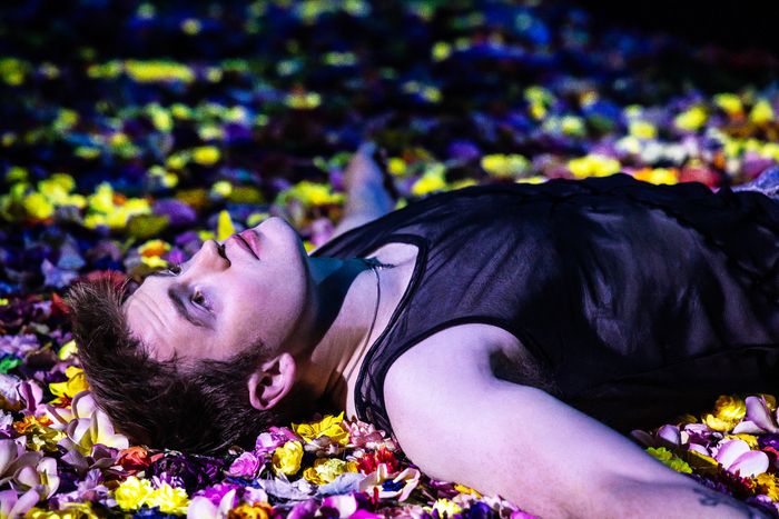 Photos: Kit Connor and Rachel Zegler in ROMEO + JULIET on Broadway — photo 5 of 14