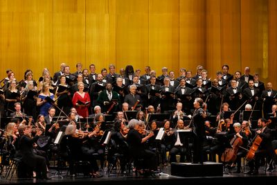 Eun Sun Kim with San Francisco Opera Orchestra and Chorus & vocal soloists Jennifer H Photo