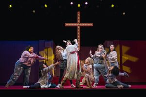 Jared Loftin and the cast Photo