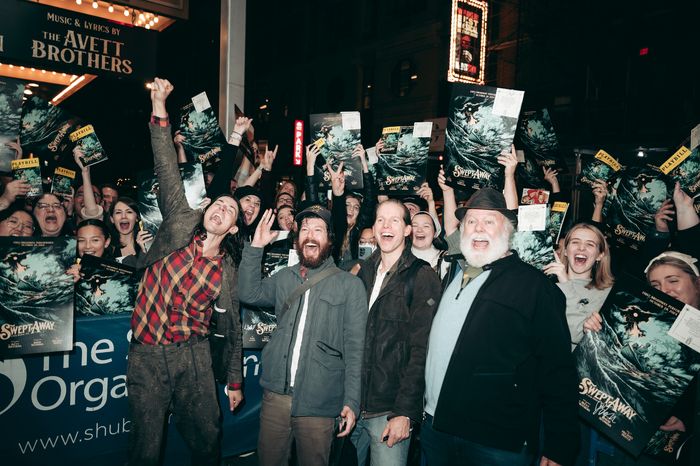 Photos & Video: SWEPT AWAY Begins Previews on Broadway — photo 2 of 9