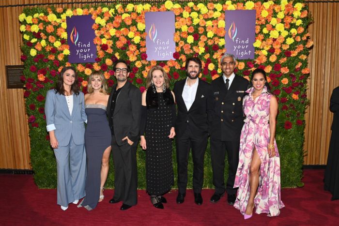 Photos: Josh Groban, Lin-Manuel Miranda & More at FIND YOUR LIGHT Benefit Concert  Image