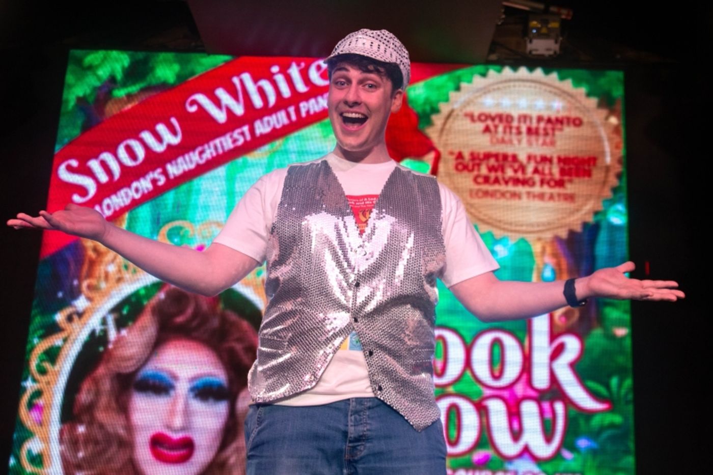 Photos: SNOW WHITE Pantomime at Vauxhall Theatre Photos: SNOW WHITE Pantomime at Vauxhall Theatre Image