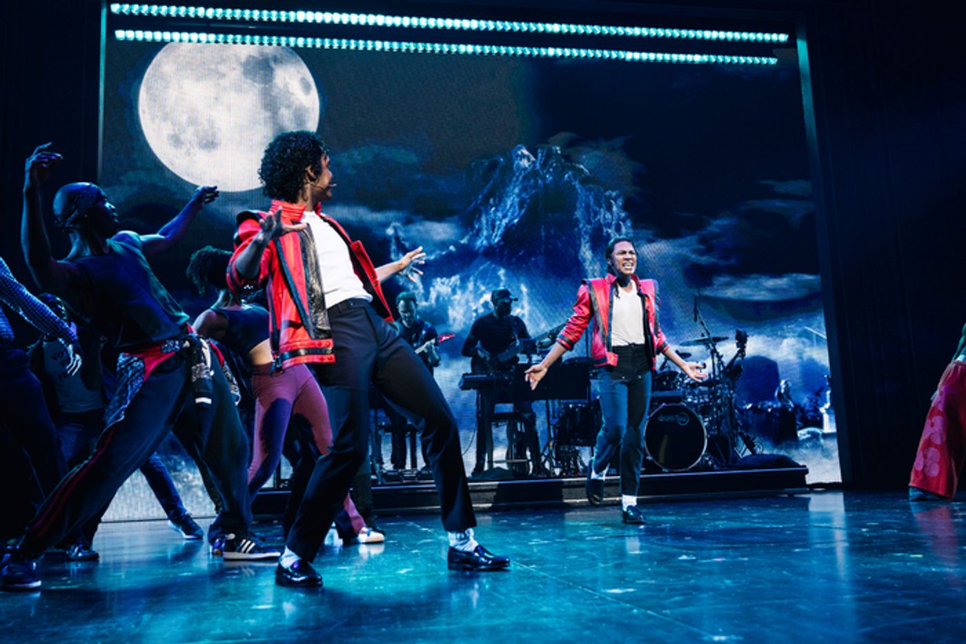 Photos: MJ on Broadway Presents Post-Show Performance of 'Thriller' Photos: MJ on Broadway Presents Post-Show Performance of 'Thriller' Image