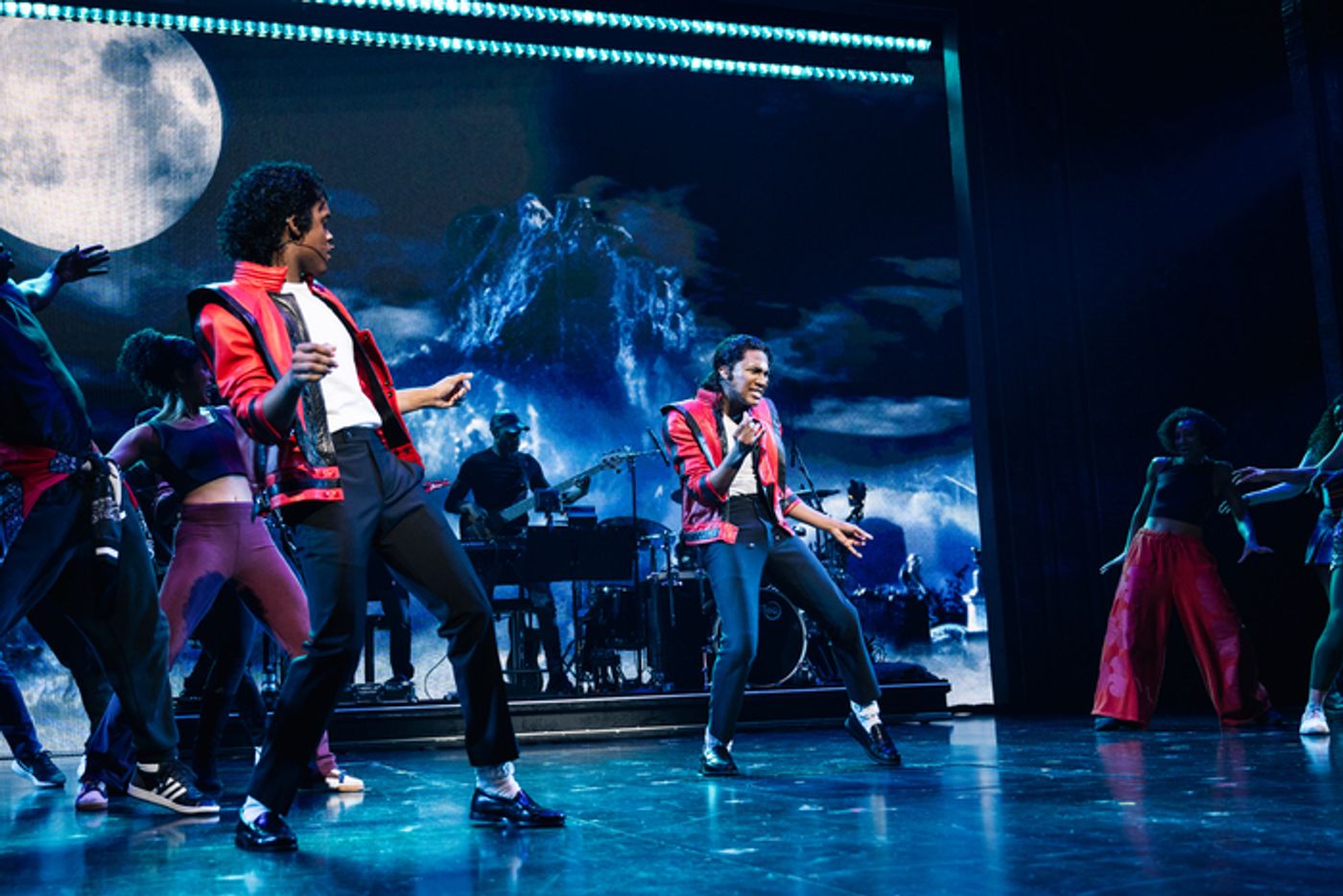 Photos: MJ on Broadway Presents Post-Show Performance of 'Thriller' Photos: MJ on Broadway Presents Post-Show Performance of 'Thriller' Image