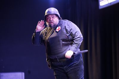 Thomas Bigley as Falstaff  Photo