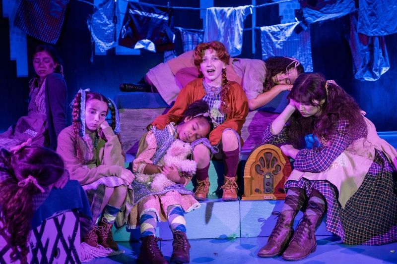 Review: ANNIE at Theatre South Playhouse Image