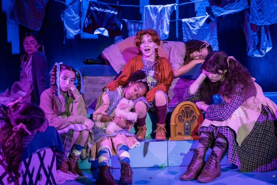 Review: ANNIE at Theatre South Playhouse Image