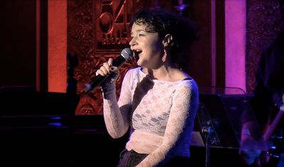 Sarah Steele  Photo