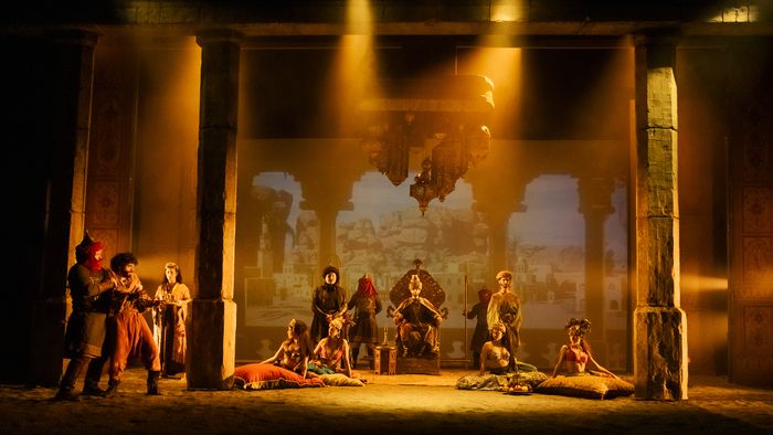 PHOTOS: EL MÉDICO se estrena oficialmente en el Teatre Apolo de Barcelona  Image