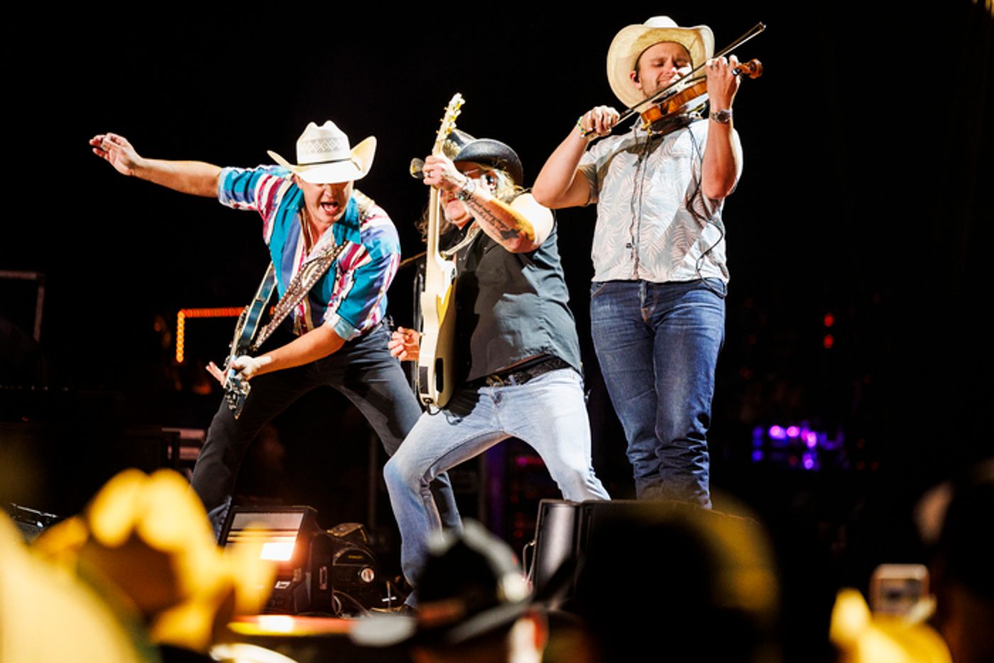 Photos: Jon Pardi Wraps World Tour with Over 317,000 Fans Photos: Jon Pardi Wraps World Tour with Over 317,000 Fans Image