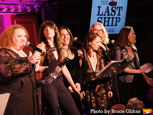 Shawna Hamic, Sally Ann Triplett, Rachel Tucker, Sarah Hunt, Dawn Cantwell and Leah H Photo
