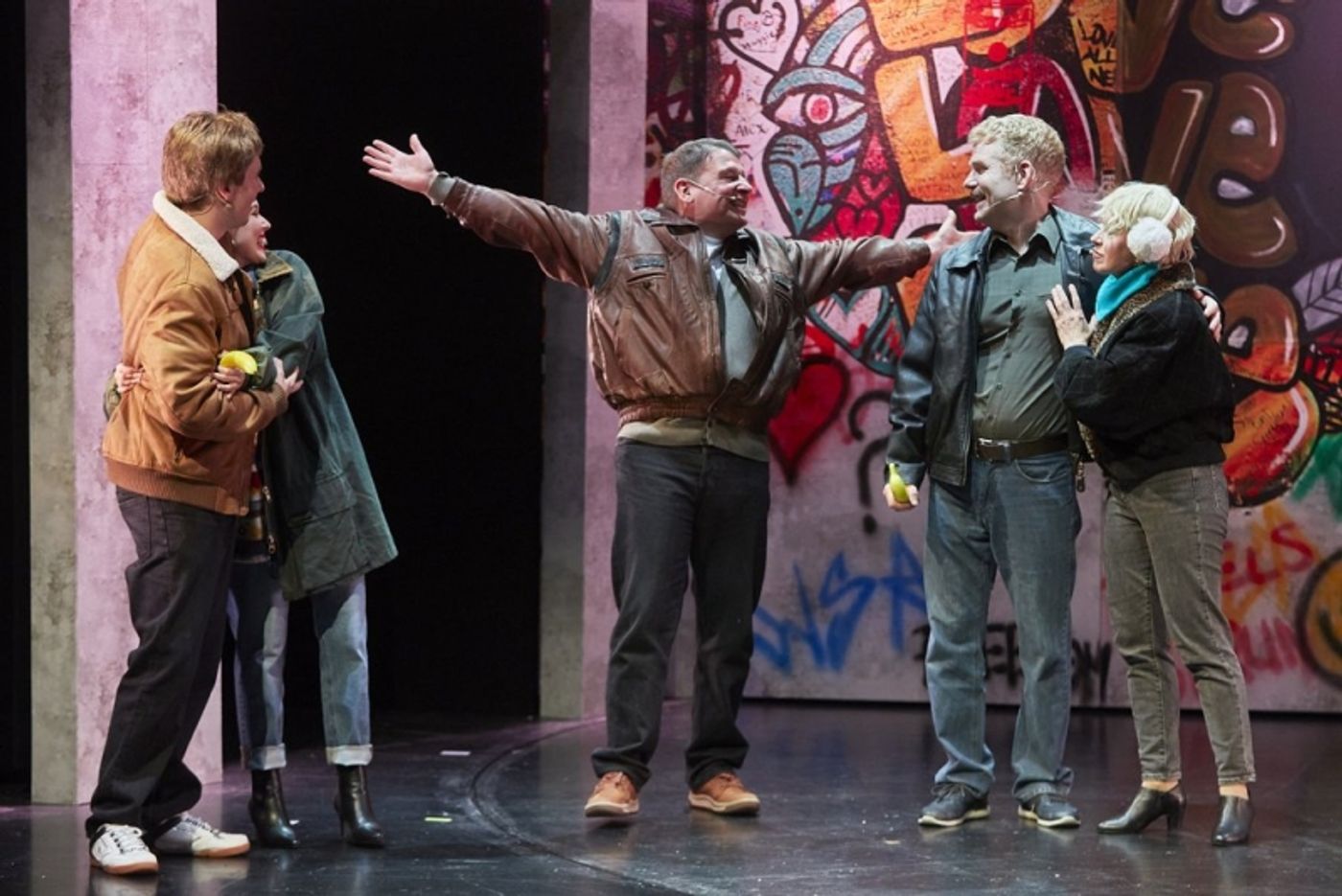 Review: FREI UND GRENZENLOS at Weyher Theater Review: FREI UND GRENZENLOS at Weyher Theater Image