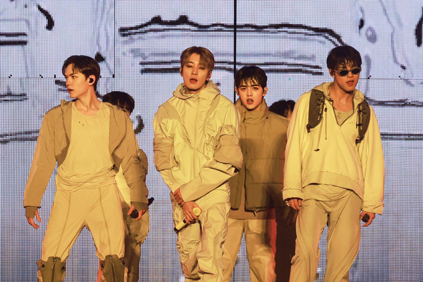 Photos: SEVENTEEN Wraps U.S. Leg of ‘Right Here’ World Tour  Image