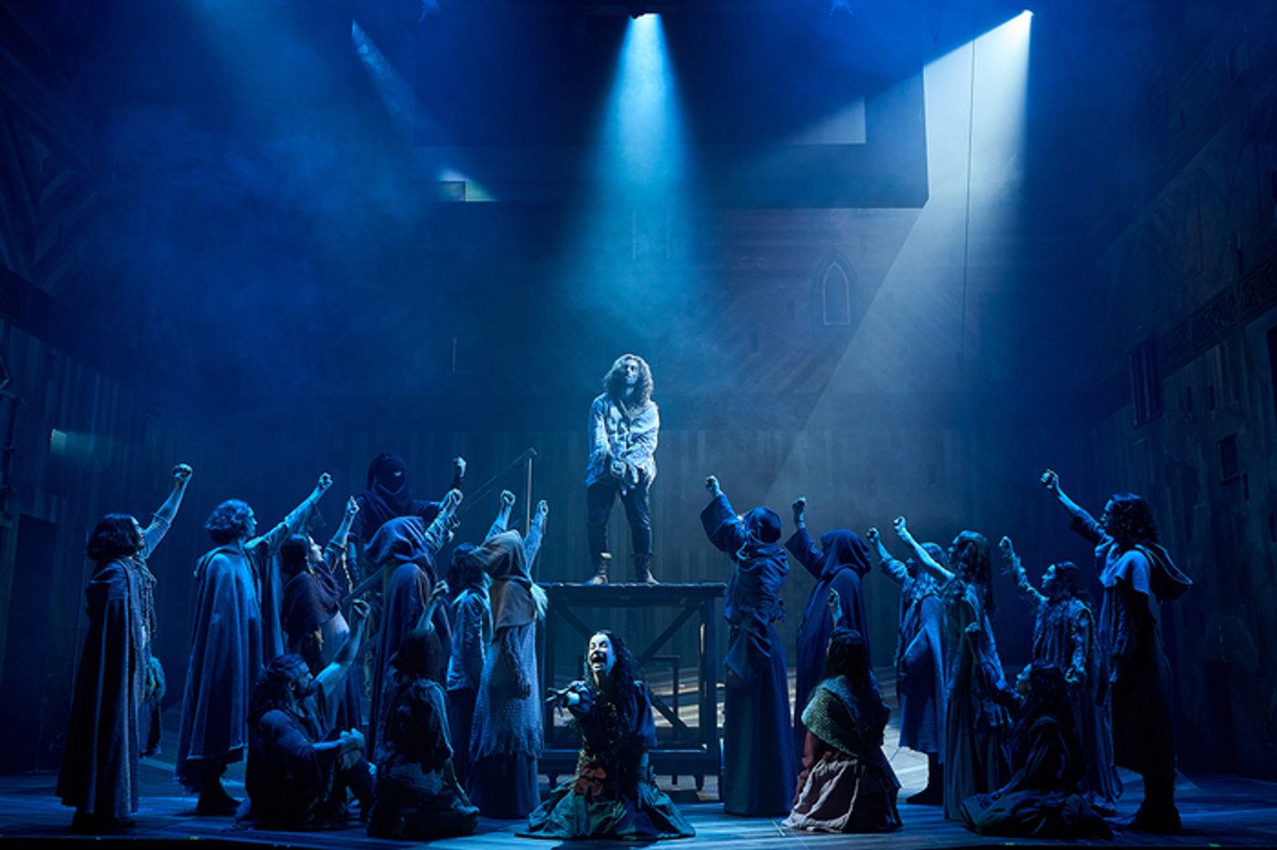 PHOTOS: Primeras imágenes de LOS PILARES DE LA TIERRA en el EDP Gran Vía de Madrid PHOTOS: Primeras imágenes de LOS PILARES DE LA TIERRA en el EDP Gran Vía de Madrid Image