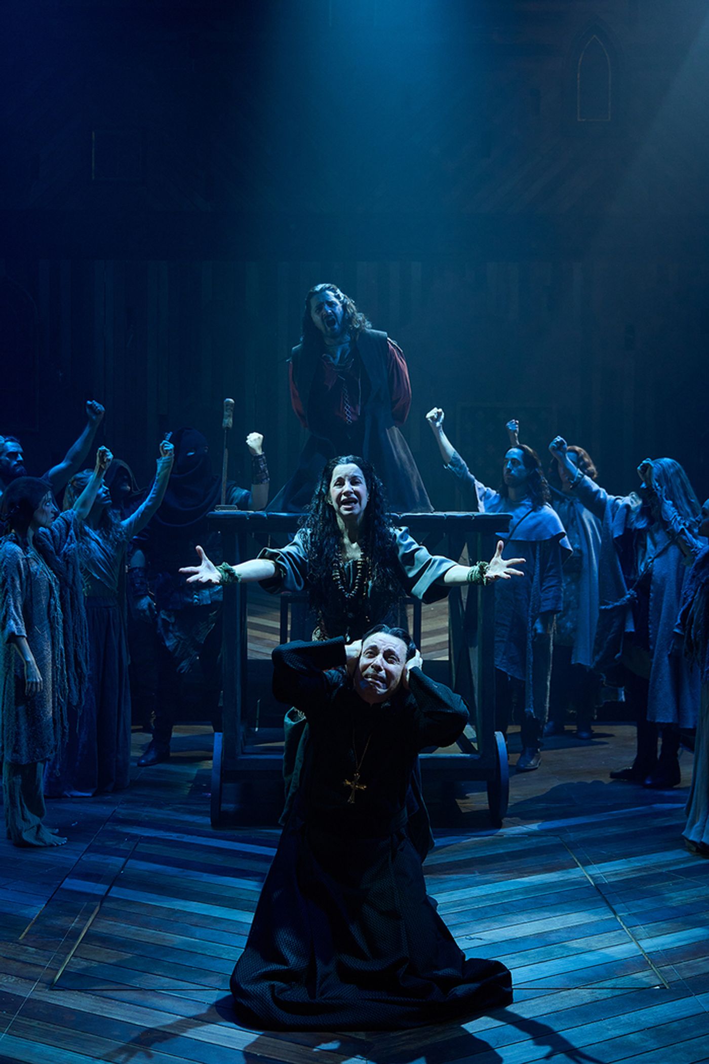 PHOTOS: Primeras imágenes de LOS PILARES DE LA TIERRA en el EDP Gran Vía de Madrid PHOTOS: Primeras imágenes de LOS PILARES DE LA TIERRA en el EDP Gran Vía de Madrid Image