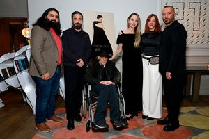 Siddhant Adlakha, Pablo Larraín, Ed Lachman, Angelina Jolie, Pamela Goldammer and Massimo Cantini Parrini @ BroadwayWorld Siddhant Adlakha, Pablo Larraín, Ed Lachman, Angelina Jolie, Pamela Goldammer and Ma Photo