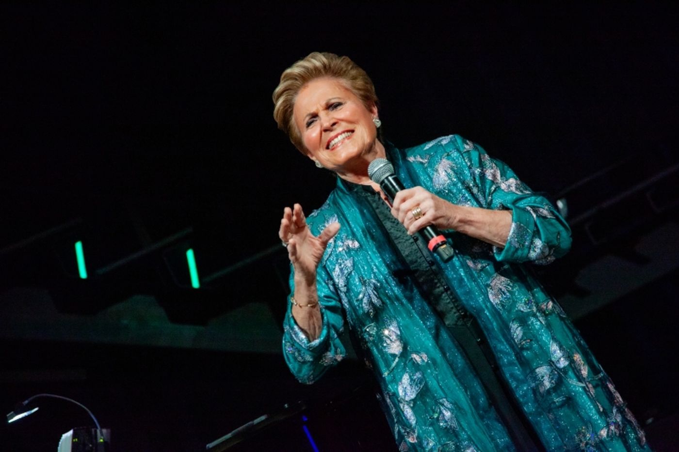 Review: Lorna Dallas Picture Perfect In SNAPSHOTS at Chelsea Table + Stage Review: Lorna Dallas Picture Perfect In SNAPSHOTS at Chelsea Table + Stage Image