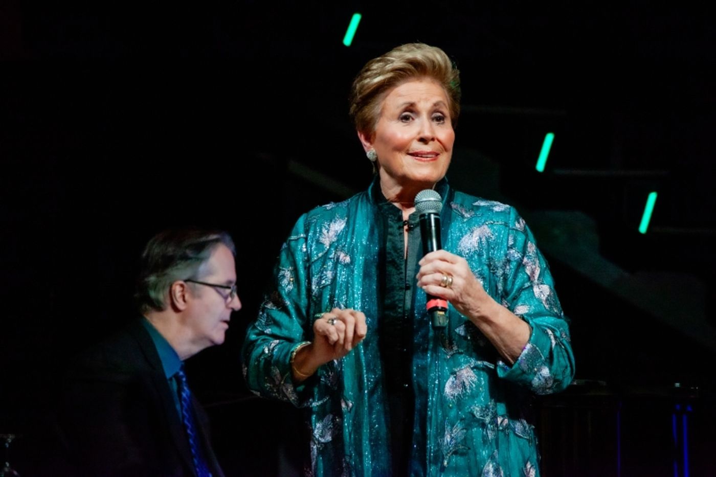 Review: Lorna Dallas Picture Perfect In SNAPSHOTS at Chelsea Table + Stage Review: Lorna Dallas Picture Perfect In SNAPSHOTS at Chelsea Table + Stage Image