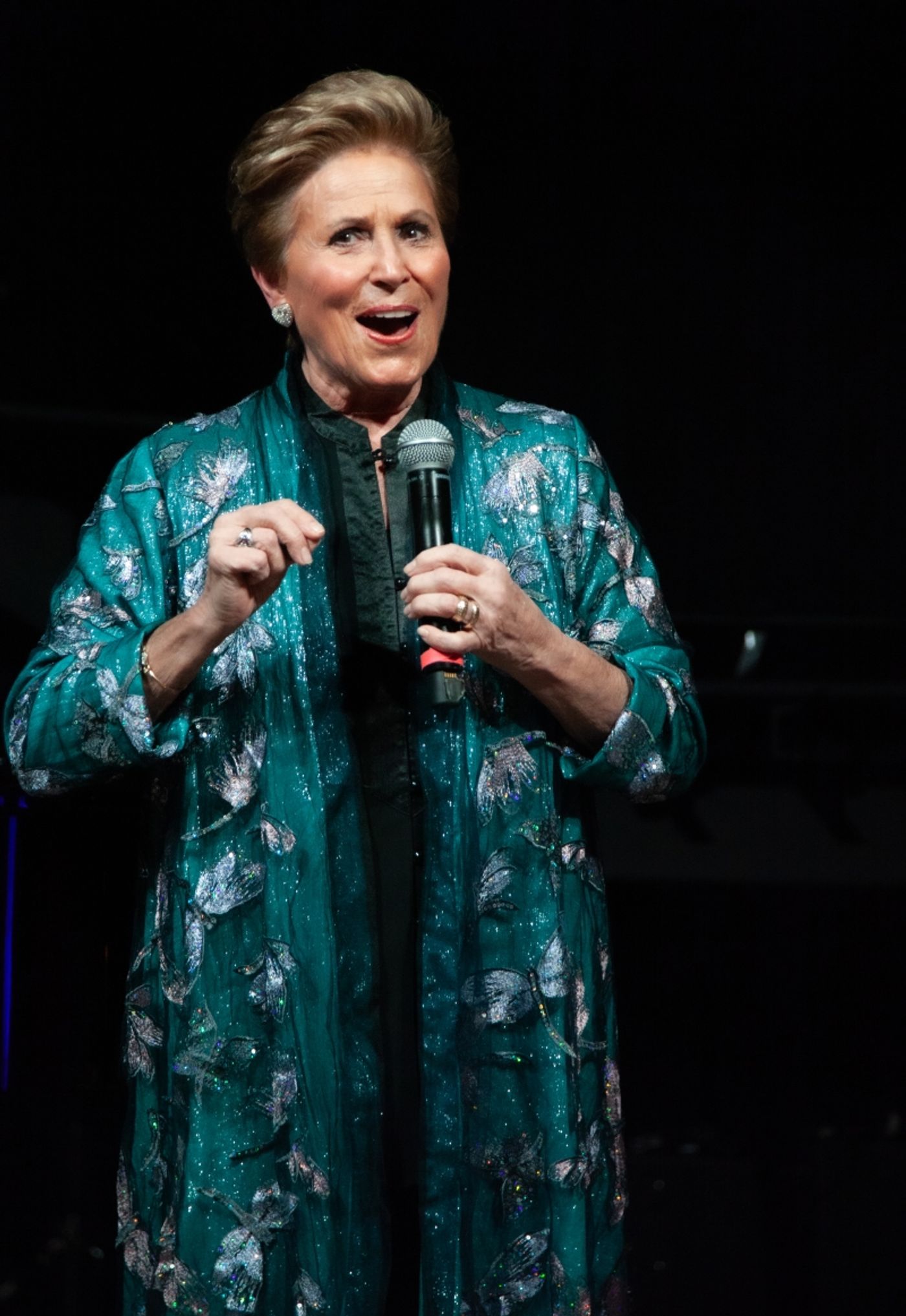 Review: Lorna Dallas Picture Perfect In SNAPSHOTS at Chelsea Table + Stage Review: Lorna Dallas Picture Perfect In SNAPSHOTS at Chelsea Table + Stage Image