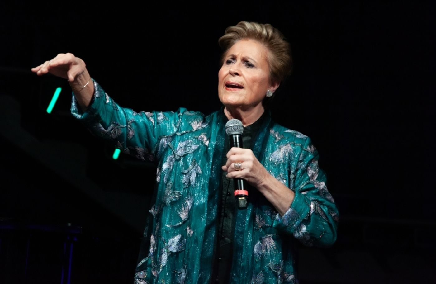 Review: Lorna Dallas Picture Perfect In SNAPSHOTS at Chelsea Table + Stage Review: Lorna Dallas Picture Perfect In SNAPSHOTS at Chelsea Table + Stage Image