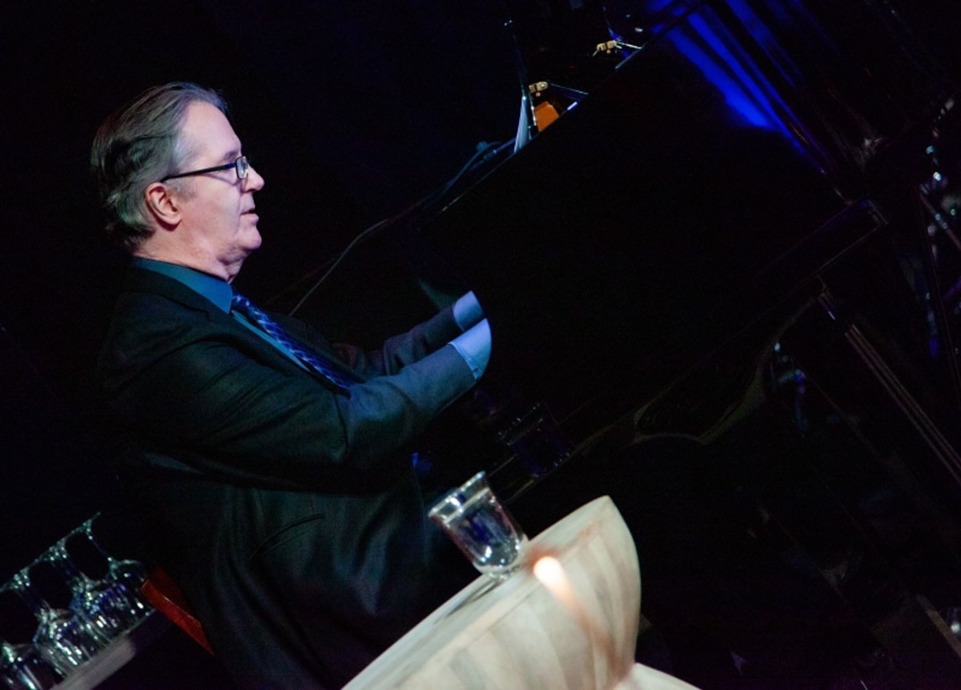 Review: Lorna Dallas Picture Perfect In SNAPSHOTS at Chelsea Table + Stage Review: Lorna Dallas Picture Perfect In SNAPSHOTS at Chelsea Table + Stage Image