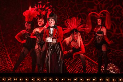 Robert Petkoff and the Cast of MOULIN ROUGE! North American Photo