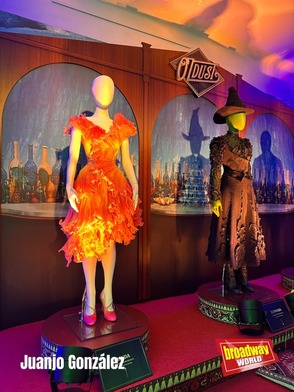 Vestuario original de Glinda y Elphaba de Ariana Grande y Cynthia Erivo en el Ozdust Photo