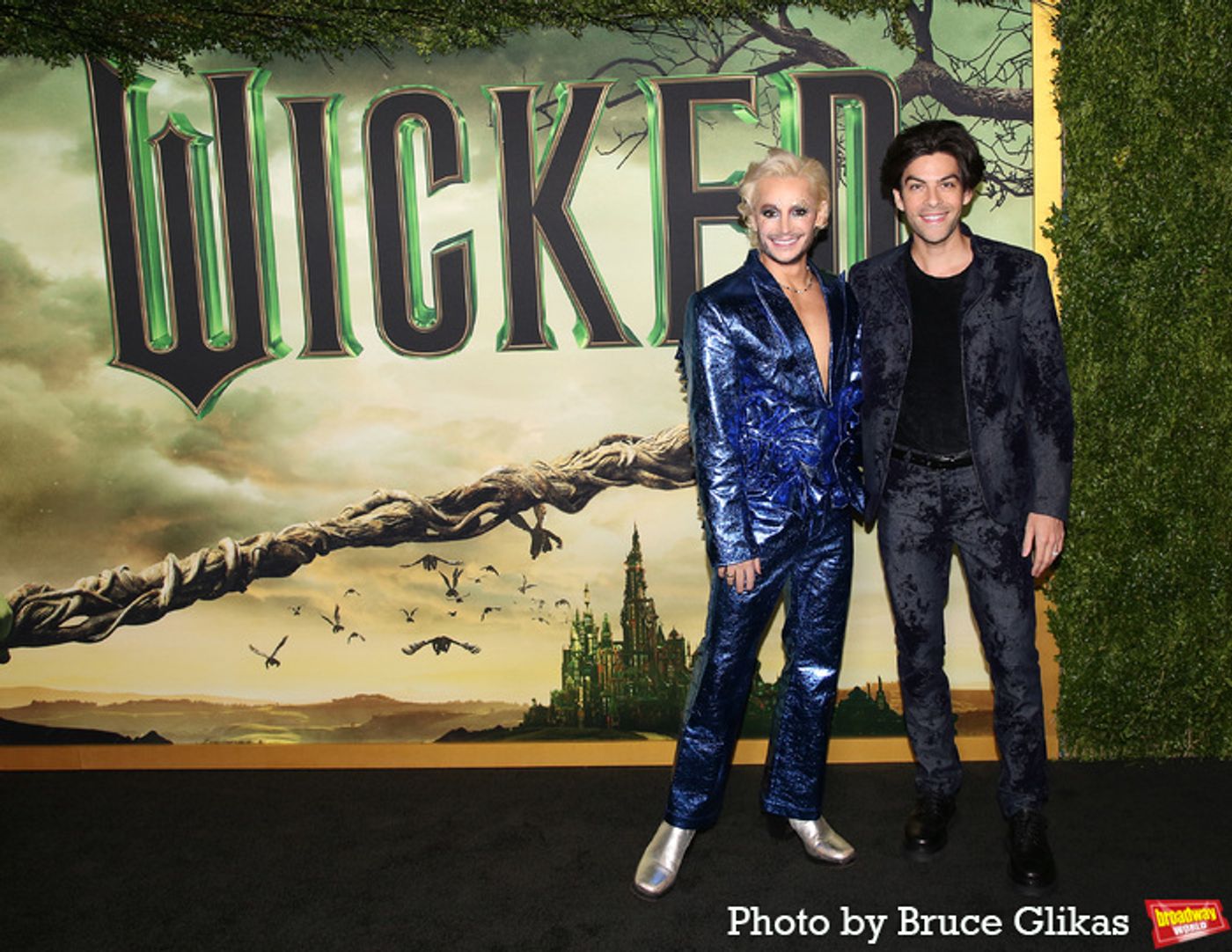 Photos: Ariana Grande, Cynthia Erivo and More at the WICKED NYC Premiere  Image