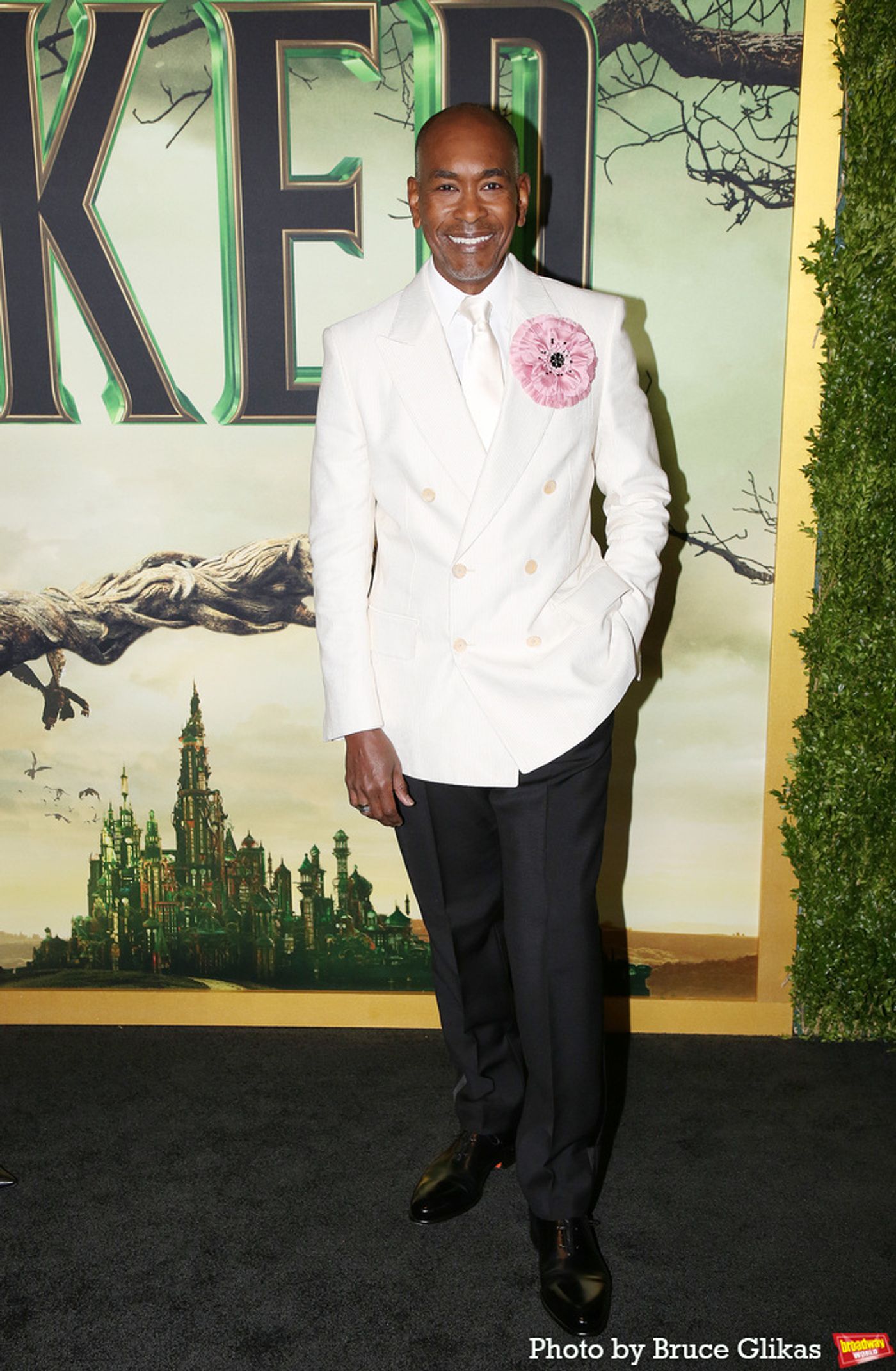 Photos: Ariana Grande, Cynthia Erivo and More at the WICKED NYC Premiere  Image