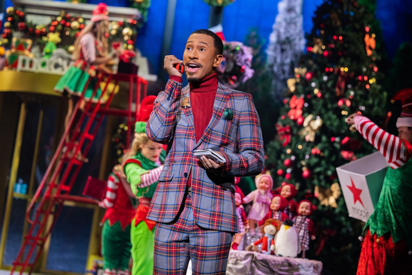 Photos: Grey Henson, Sean Astin, & More in ELF THE MUSICAL on Broadway  Image