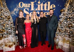 Christina Rogers, Kristin Chenoweth, Lindsay Lohan, Dan Bucatinsky and Ian Harding @ BroadwayWorld Christina Rogers, Kristin Chenoweth, Lindsay Lohan, Dan Bucatinsky and Ian Harding Photo