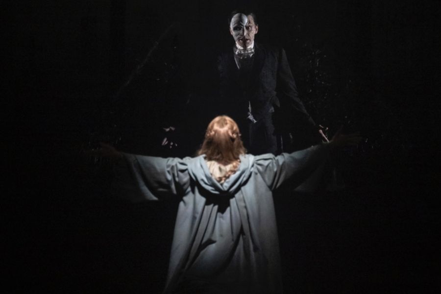 Interview: Hablamos con Manu Pilas y Judith Tobella, alternantes de El Fantasma y Christine en EL FANTASMA DE LA ÓPERA Image