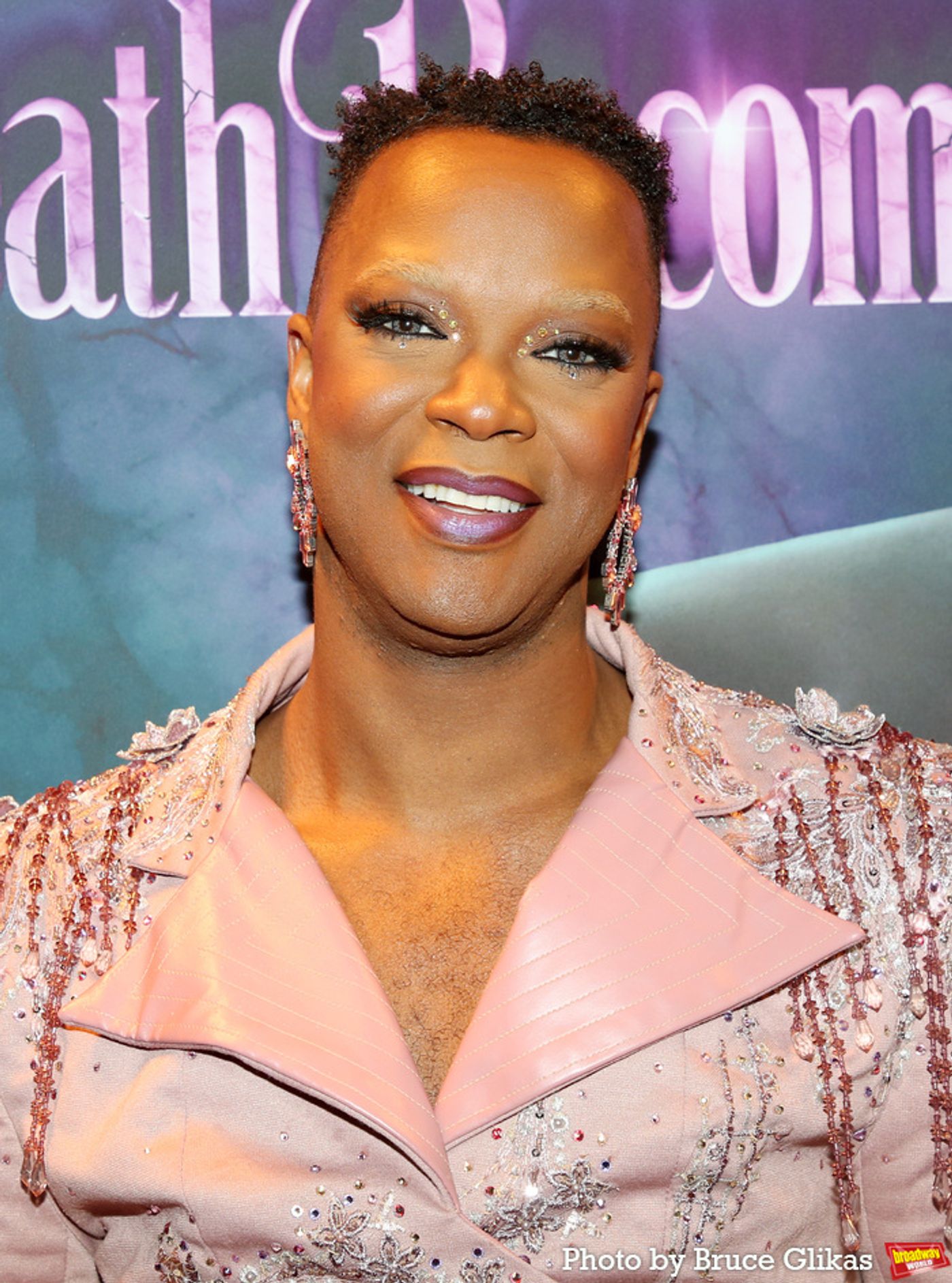 Photos: Stars Arrive at DEATH BECOMES HER on Opening Night  Image