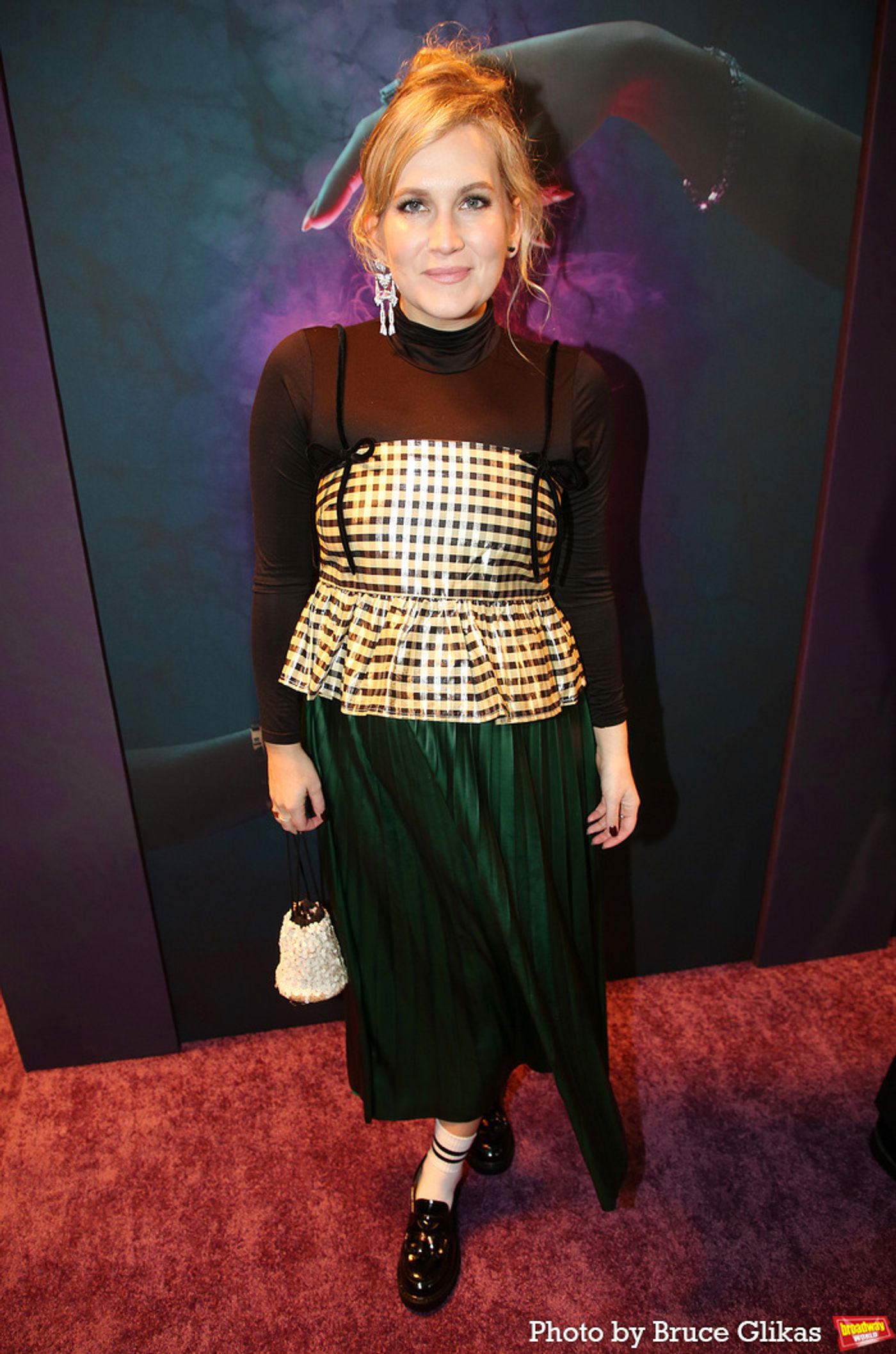 Photos: Stars Arrive at DEATH BECOMES HER on Opening Night  Image