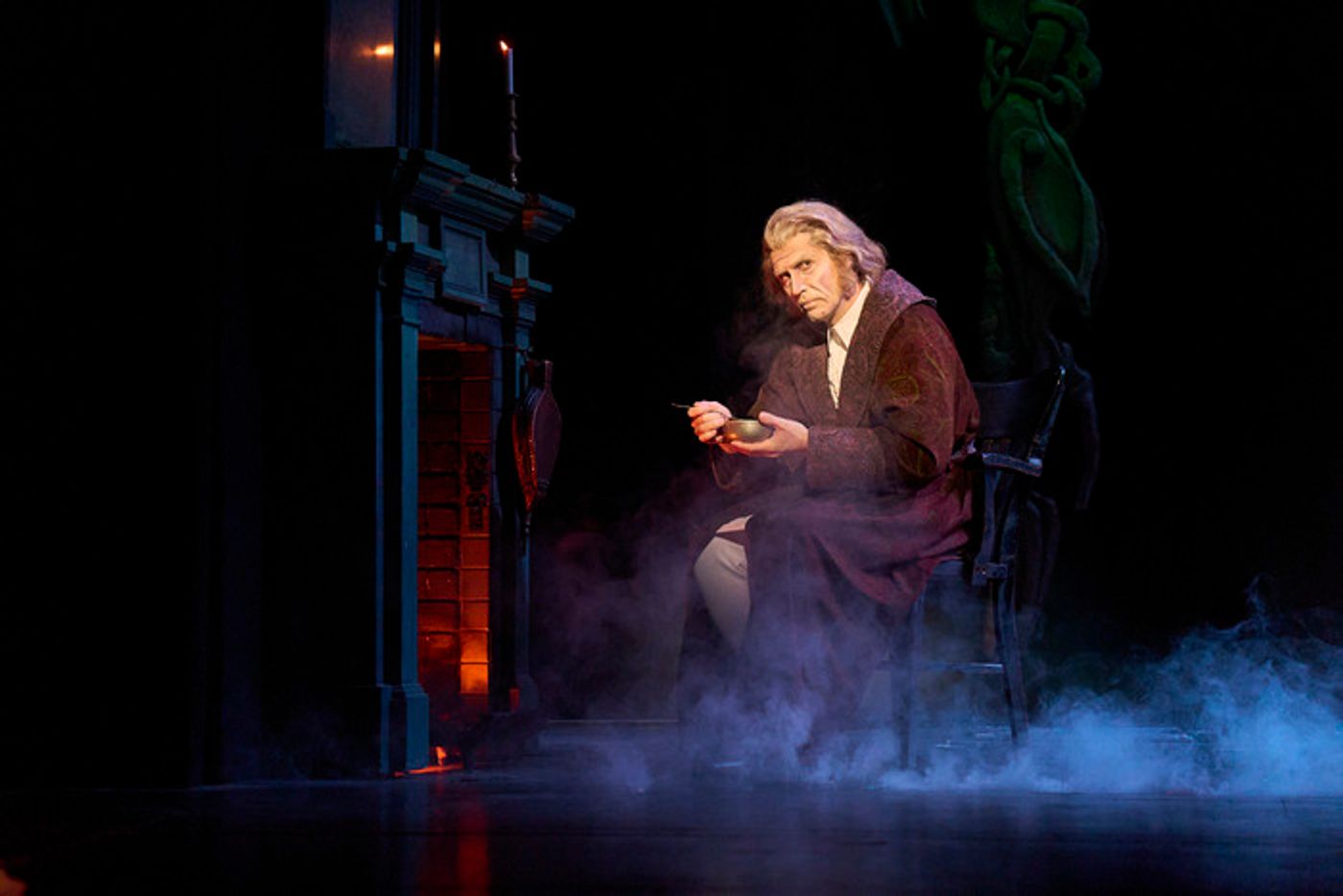 Photos: A CHRISTMAS CAROL at Great Lakes Theater  Image