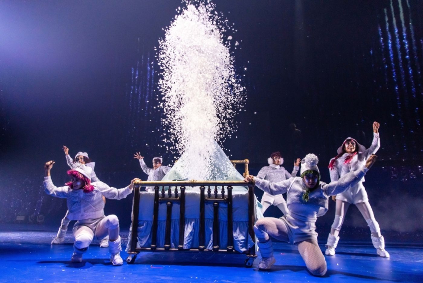 Review: CIRQUE DU SOLEIL: TWAS THE NIGHT BEFORE... at KANSAS CITY MUSIC HALL Review: CIRQUE DU SOLEIL: TWAS THE NIGHT BEFORE... at KANSAS CITY MUSIC HALL Image