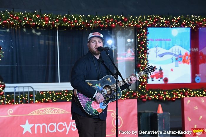 Photos: Idina Menzel, Charli D'Amelio & More Rehearse for the 2024 Macy's Thanksgiving Day Parade  Image