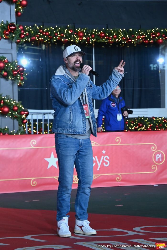 Photos: Idina Menzel, Charli D'Amelio & More Rehearse for the 2024 Macy's Thanksgiving Day Parade  Image