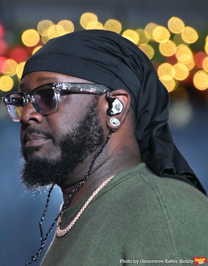 Photos: Idina Menzel, Charli D'Amelio & More Rehearse for the 2024 Macy's Thanksgiving Day Parade  Image