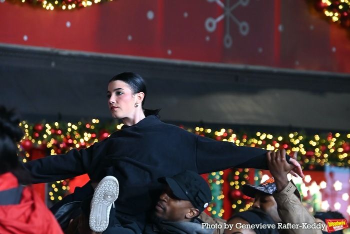Photos: Idina Menzel, Charli D'Amelio & More Rehearse for the 2024 Macy's Thanksgiving Day Parade  Image