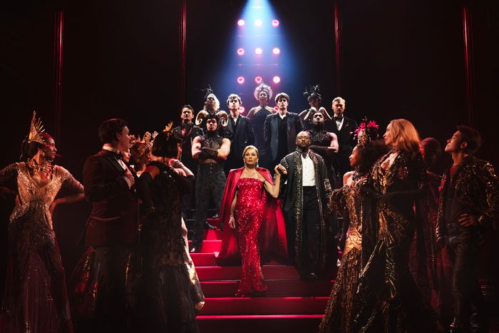 Photos: Vanessa Williams and More in THE DEVIL WEARS PRADA — photo 9 of 12
