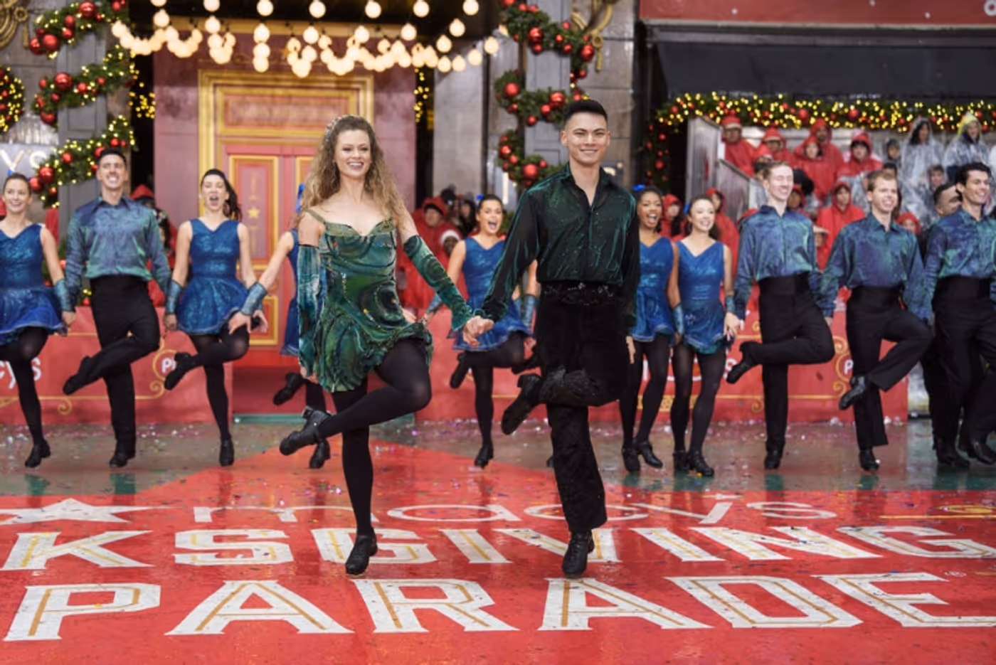Photos: DEATH BECOMES HER, Idina Menzel, & More at the Macy's Thanksgiving Day Parade  Image