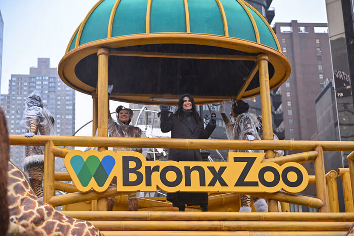 Photos: DEATH BECOMES HER, Idina Menzel, & More at the Macy's Thanksgiving Day Parade  Image