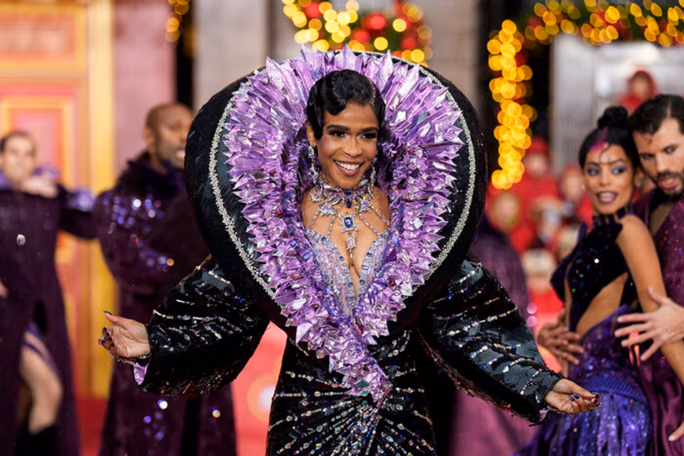 Photos: DEATH BECOMES HER, Idina Menzel, & More at the Macy's Thanksgiving Day Parade  Image