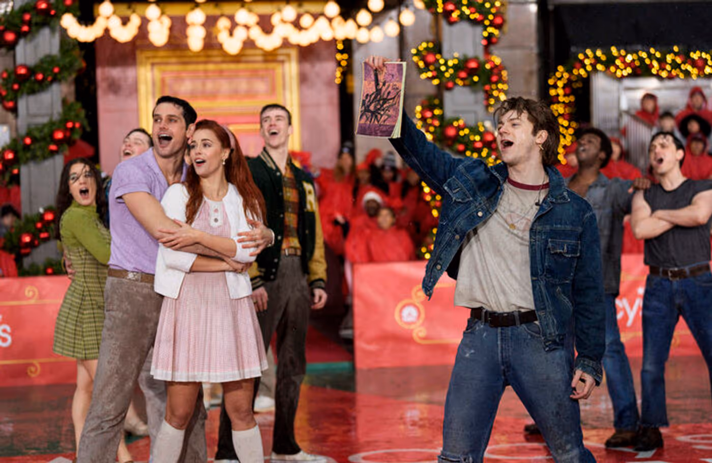 Photos: DEATH BECOMES HER, Idina Menzel, & More at the Macy's Thanksgiving Day Parade  Image
