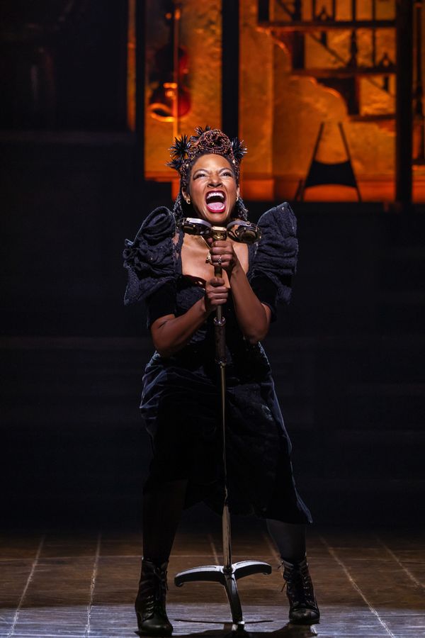 Allison Russell and cast  Photo