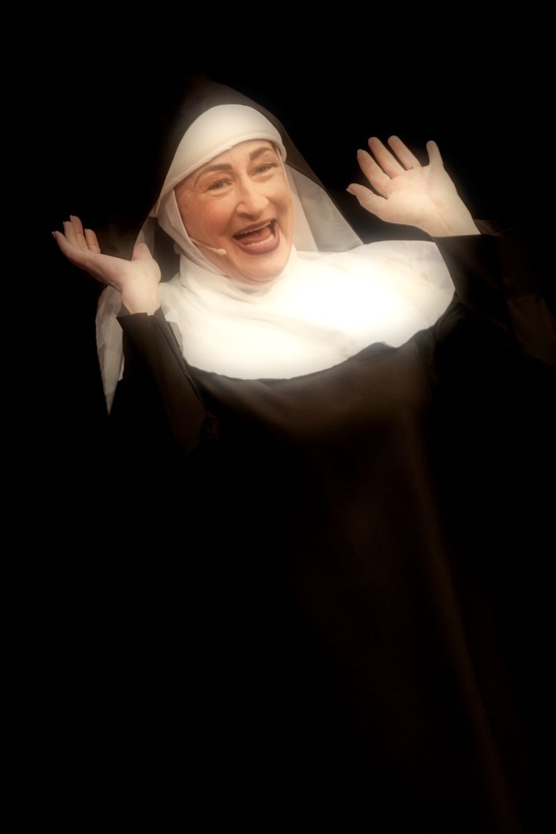 Review: NUNSENSE at New Theatre Restaurant Image