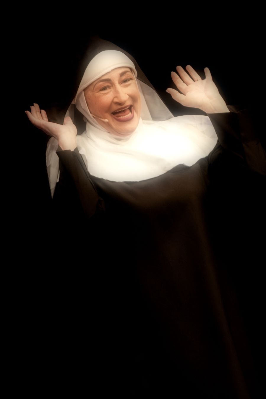 Review: NUNSENSE at New Theatre Restaurant Image