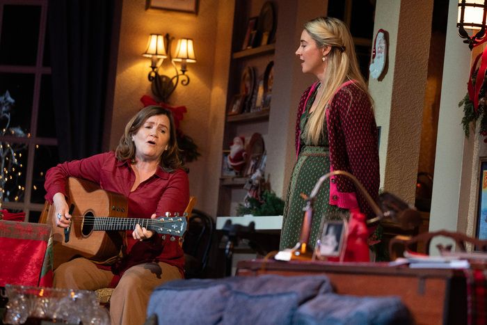 Photos: CULT OF LOVE Starring Zachary Quinto, Shailene Woodley and More — photo 8 of 21